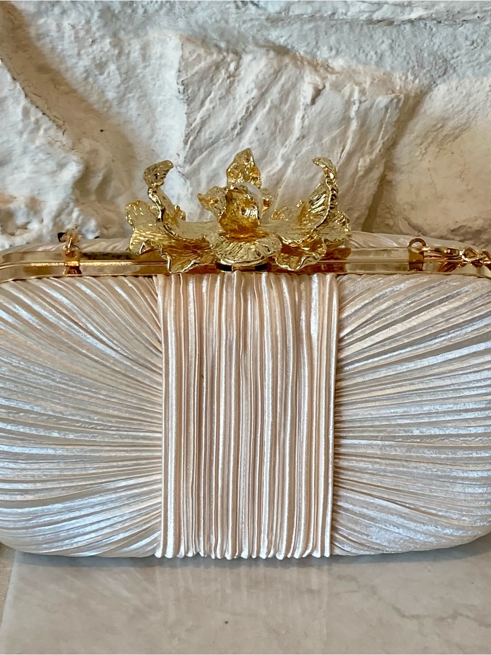 NWT House of Harlow 1960 evening clutch/crossbody -cream satiny pleated fabric - Picture 7 of 12
